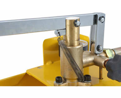 Для чего используется испытательный насос?